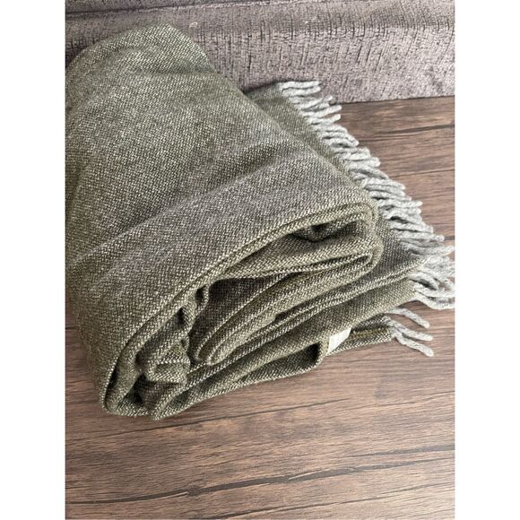 Faribault Woolen Mill Co. 100% Virgin Wool Throw Blanket Fringe Stadium - Picture 2 of 6